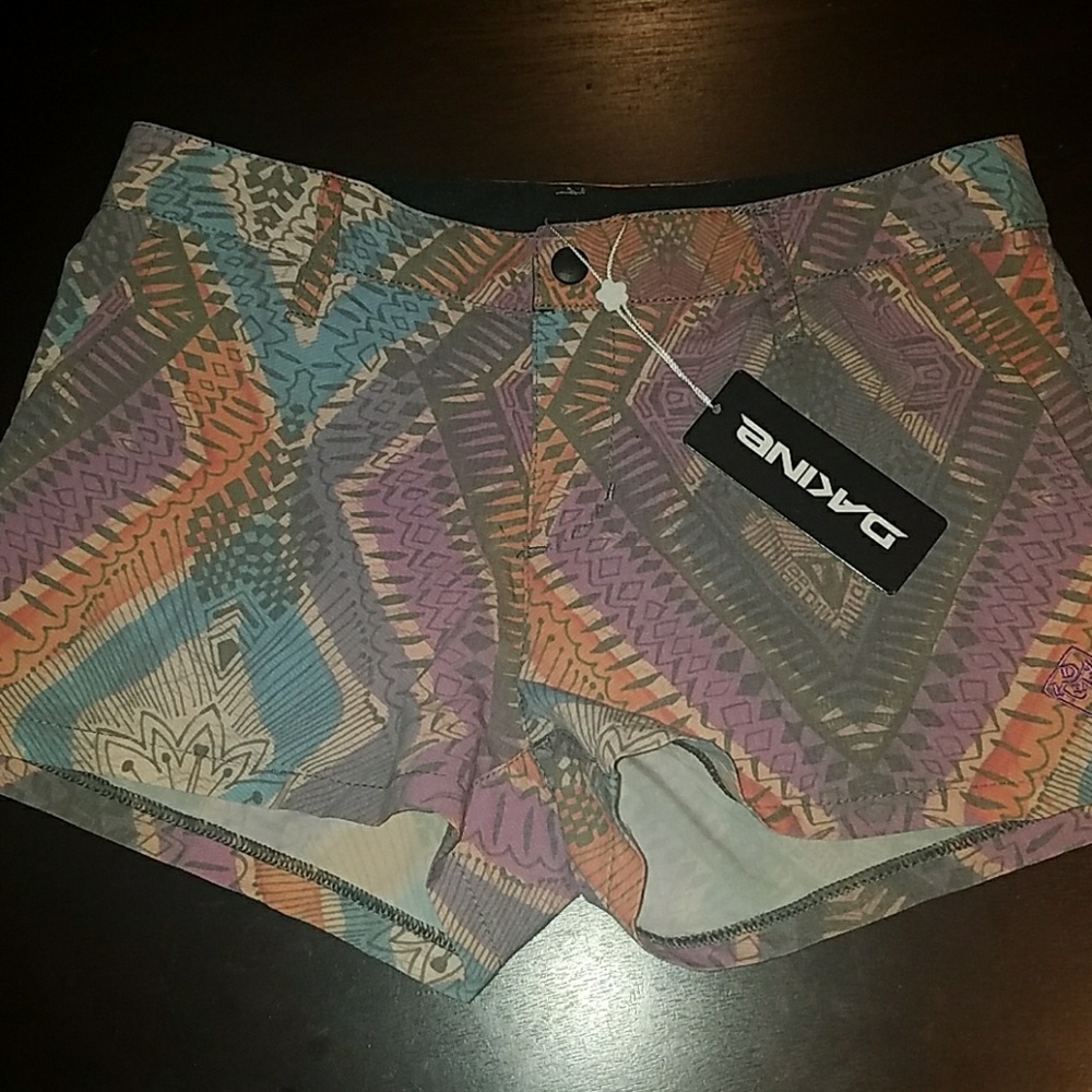 Dakine Classic Boardie women's hybrid shorts